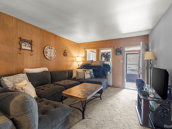 5th image of 5706 Robindale Ave