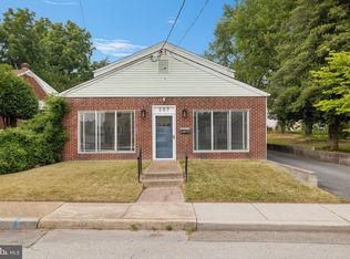 207 Boxwood Rd, Wilmington, DE 19804