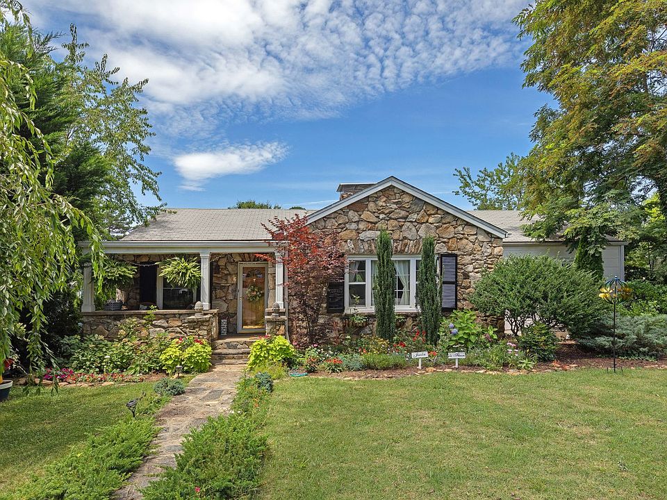 1st image of 16 Lorraine Ave