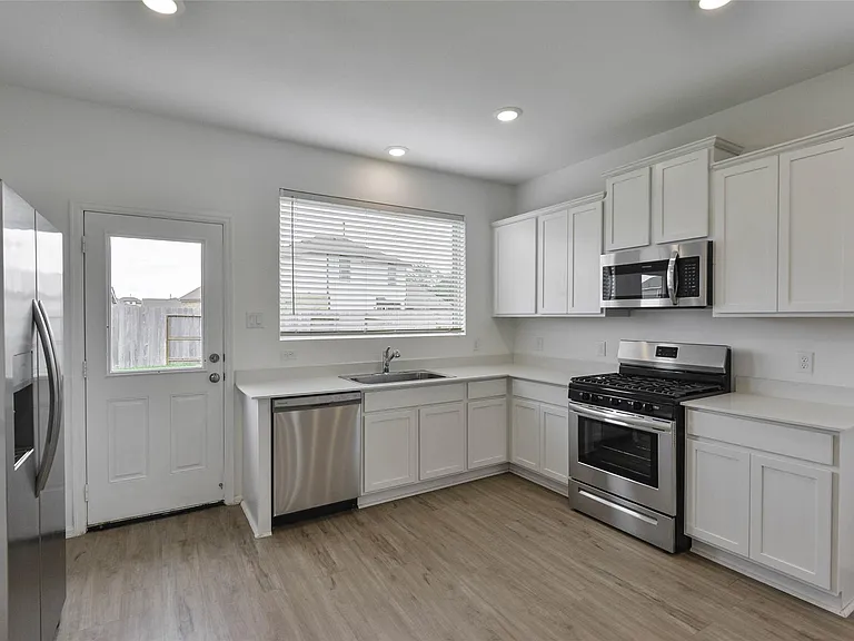 3015 Wedgewood Cove Way — Photo 6