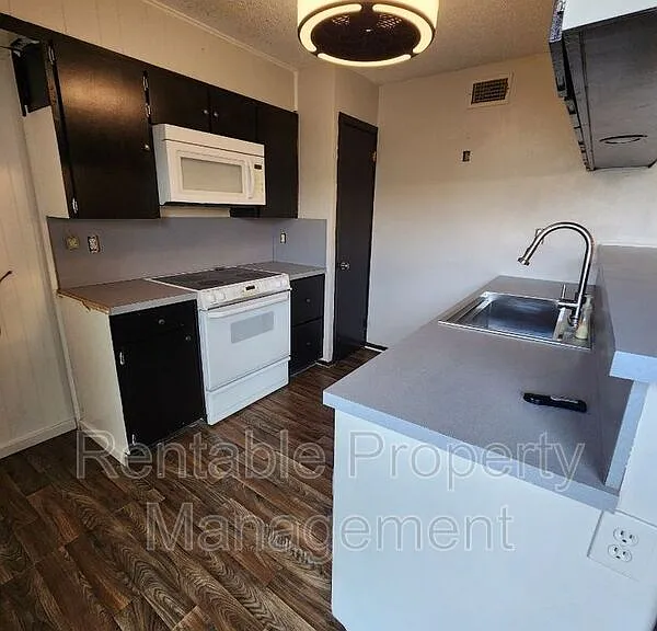 6238 Wheaton Dr — Photo 7