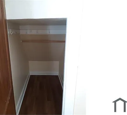 1231 Benton St — Photo 4