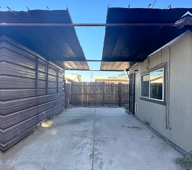 834 S 9th Ave — Photo 1
