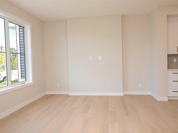 4th image of 326 W Sundown Rd