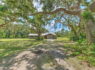 2610 Crestview Rd, Wimauma, FL 33598