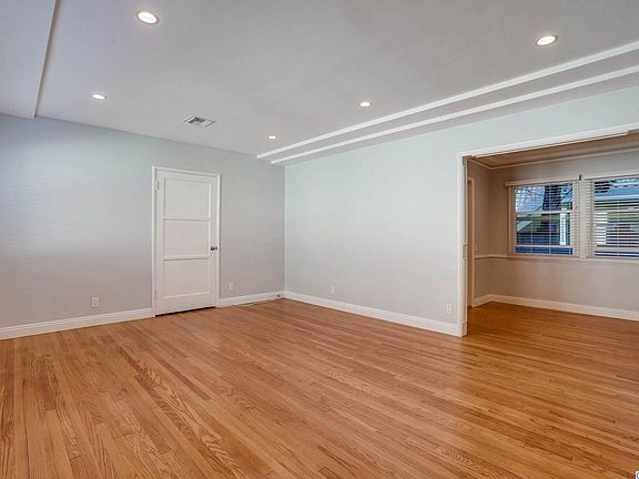 5th image of 135 N Pass Ave #137