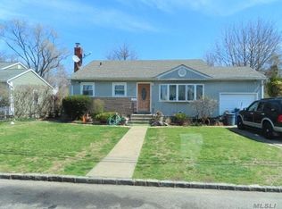 162 New York Ave, Westbury, NY 11590