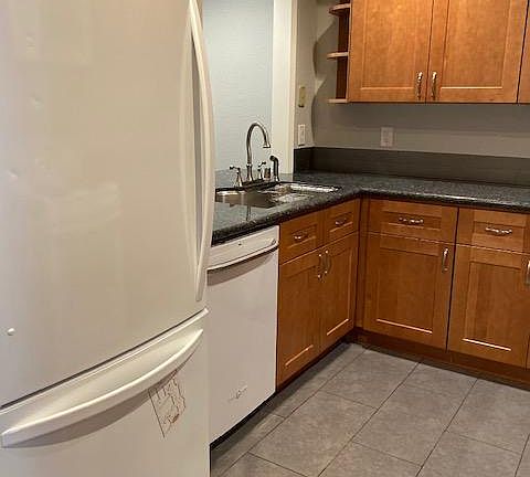 3rd image of 10 Sierra Vista Ave #10