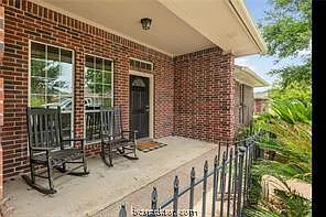 5 bed, 2444 sqft, $2,400 — Photo 2