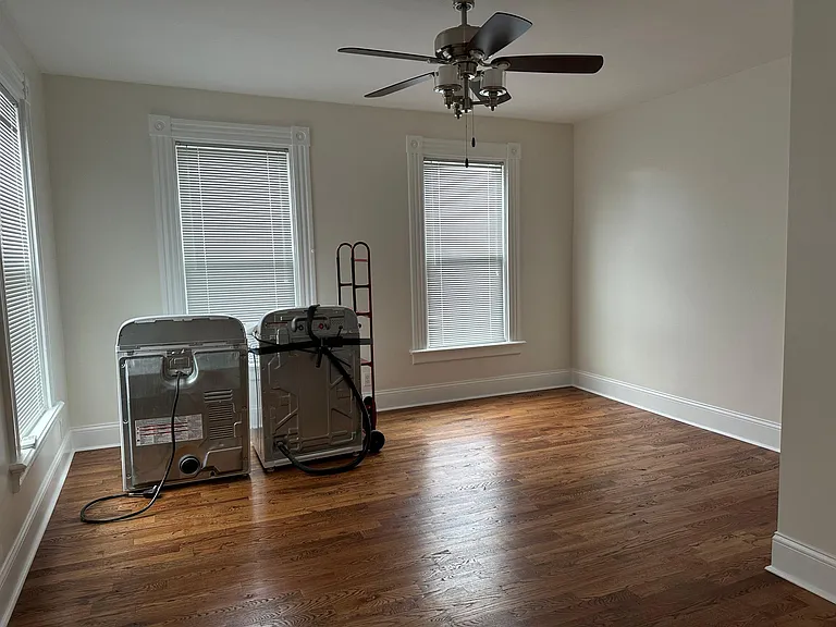 217 Washington Ave — Photo 13