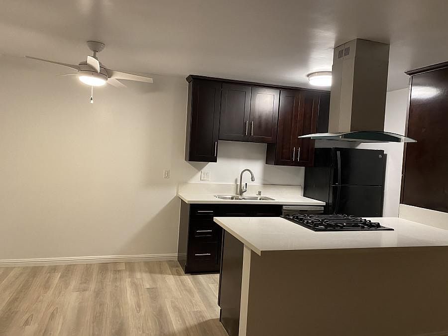 Eat-in kitchen area connected to the open kitchen layout