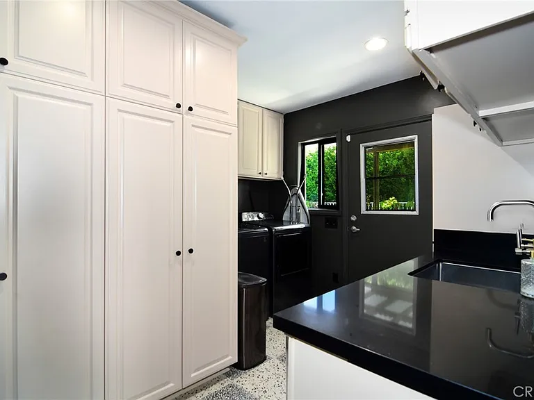 130 Dapplegray Rd — Photo 17