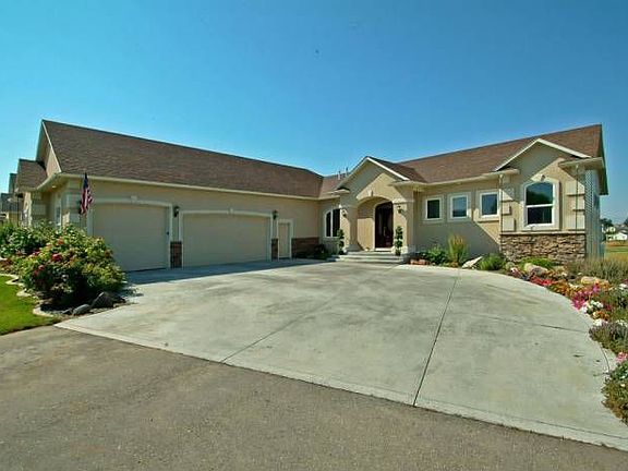 front with driveway