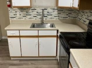 208 W Cherry St FLOOR 1, Shenandoah, PA 17976