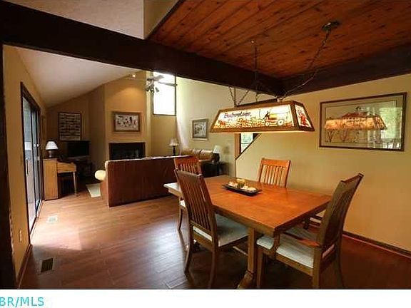 4th image of 407 Greenacre Cir