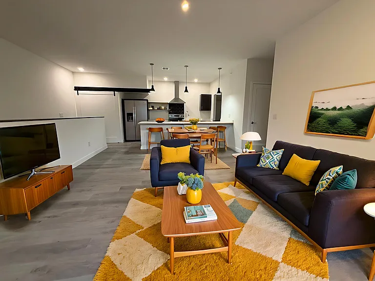 Point Gardens Apartments — Photo 26