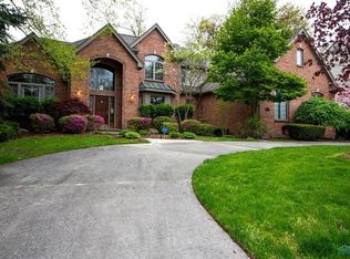 8907 Oak Valley Rd, Holland, OH 43528