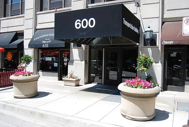 600 S Dearborn St #1305