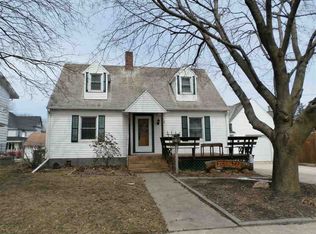 10 E Court St, New Hampton, IA 50659