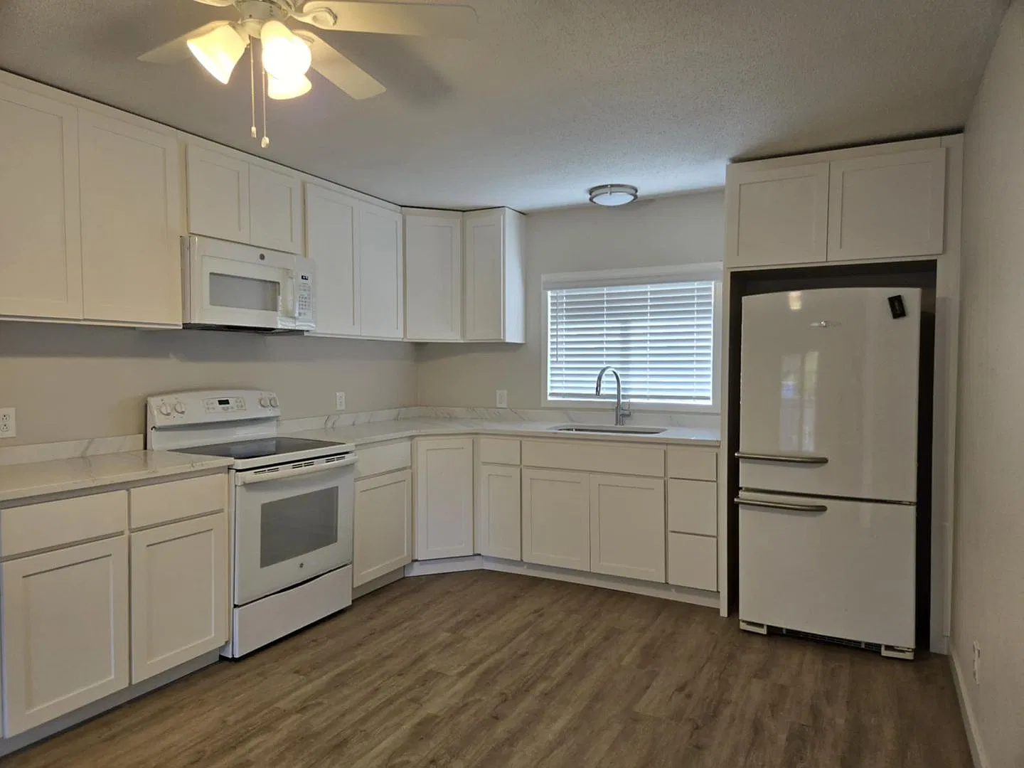 Beautiful Hoquiam Home for RENT! — Photo 4