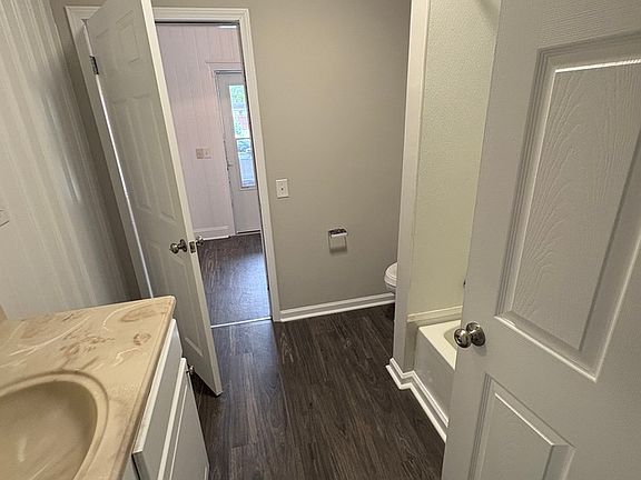 5th image of 3313 N Jefferson St