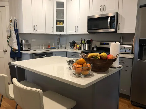 2431 W Gunnison St #1, Chicago, IL 60625