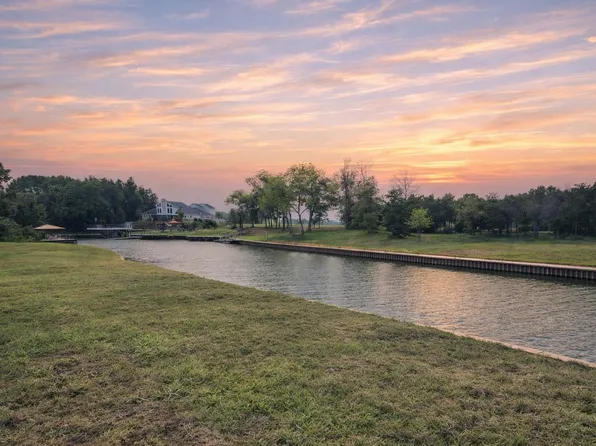 442 Waters Edge Dr, Corsicana, TX 75109
