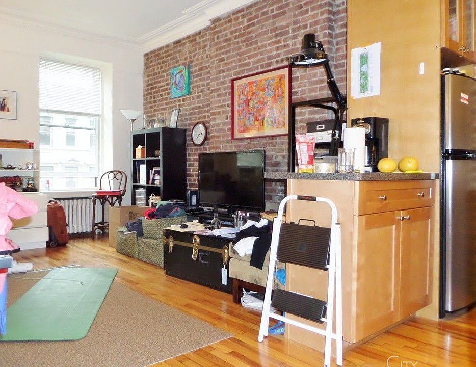 1st image of 40 W 85th St APT 4F