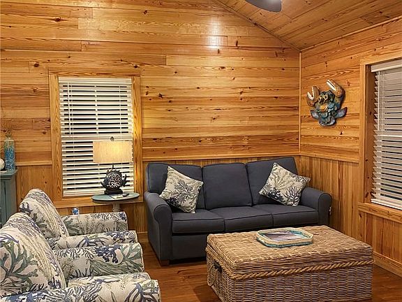 5th image of 1871 E Perimeter Rd SE