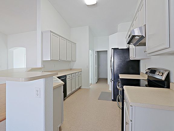 3rd image of 7652 E Camino St