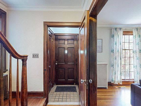 2nd image of 3332 Braemar Rd