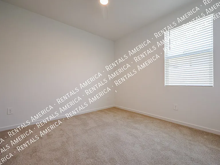 3380 N Camden Dr — Photo 28