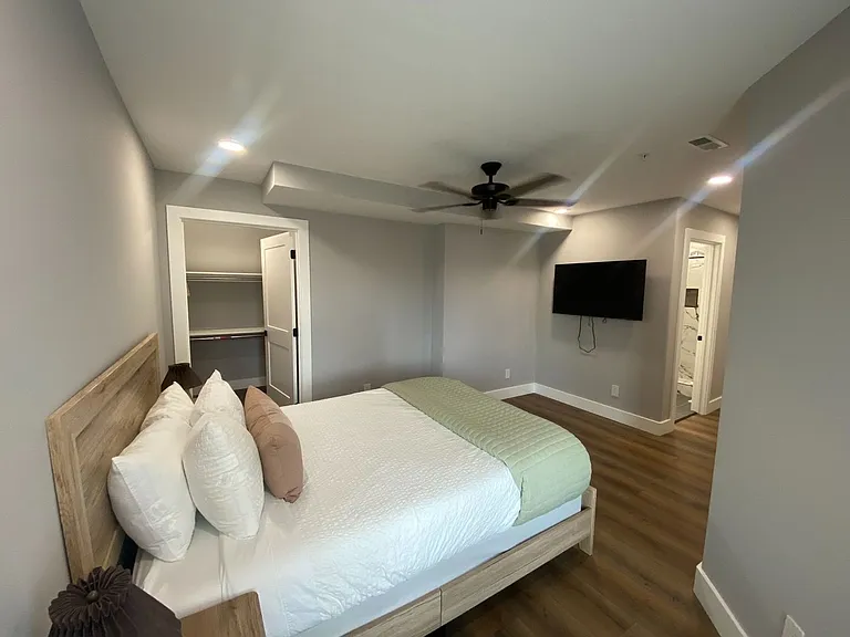 2209 Highland Ave — Photo 42