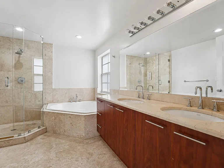 819 SW 7th Ave — Photo 26