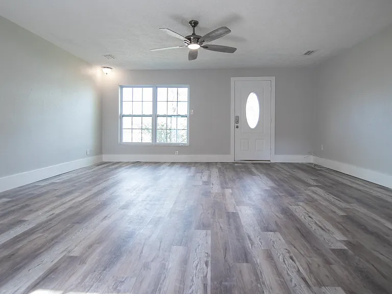 4710 W Price Ave — Photo 4