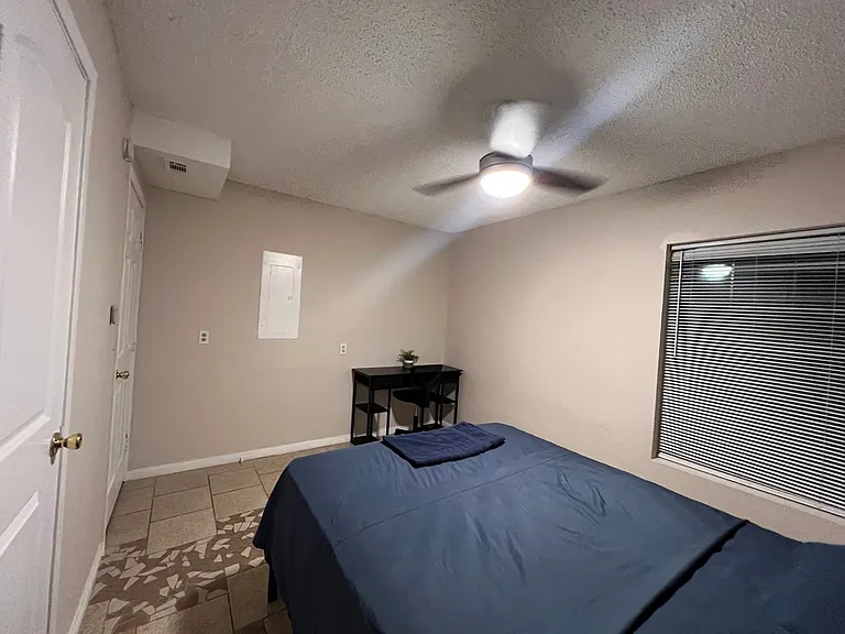 2500 Hollandale Cir #B — Photo 13