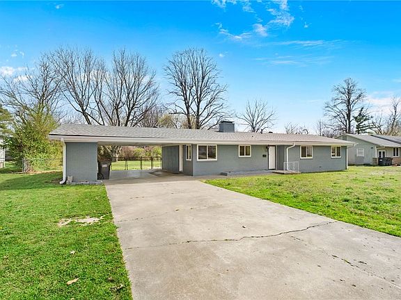 3rd image of 307 Michael St