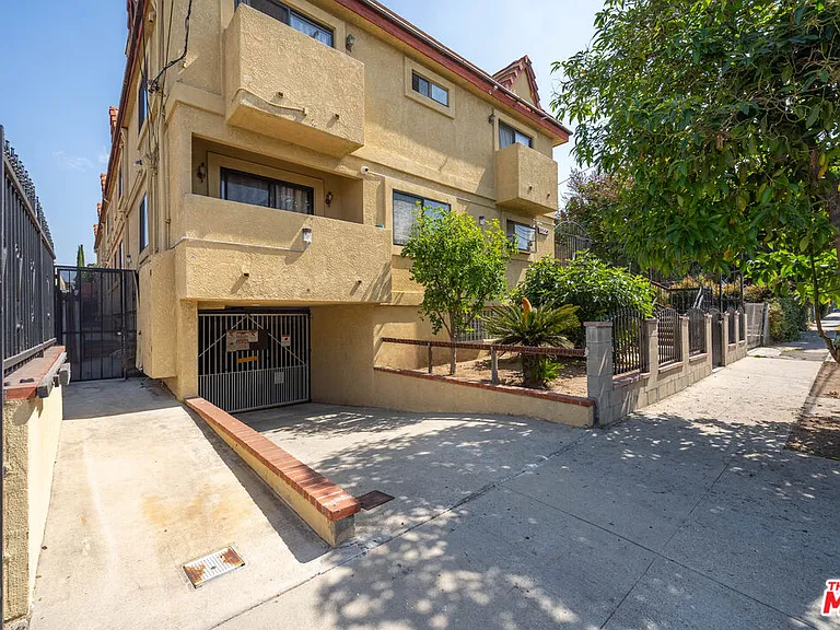 5327 Lexington Ave #B — Photo 25