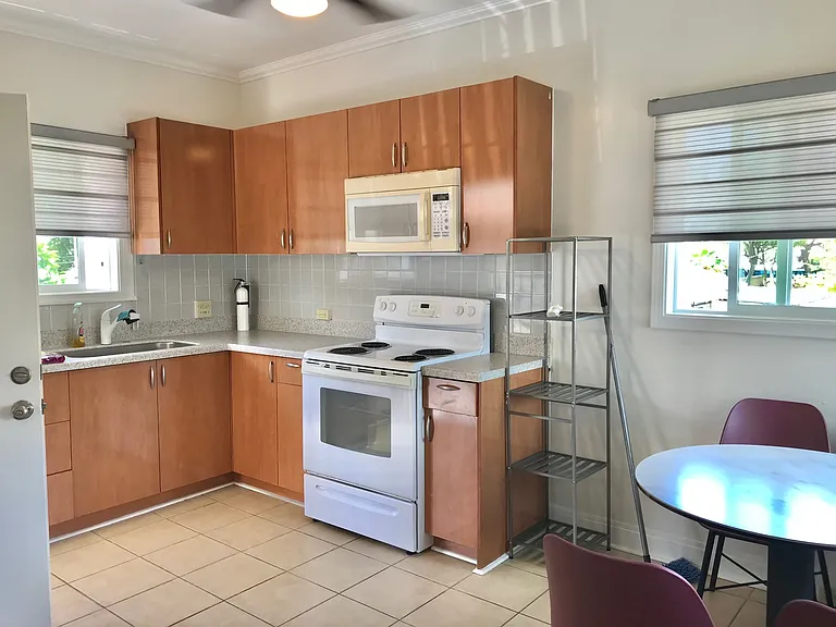 731 McCully St — Photo 7