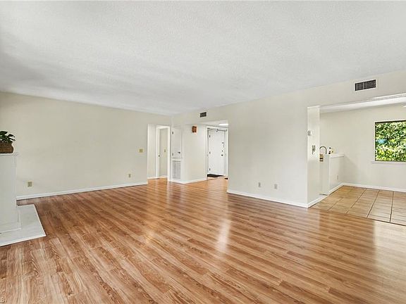 4th image of 250 Sugar Gum Ln #224
