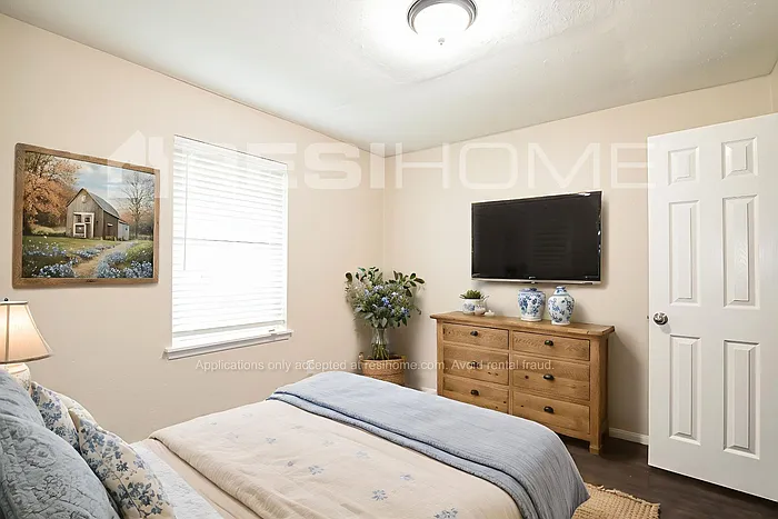 6436 Moonhill Dr — Photo 11