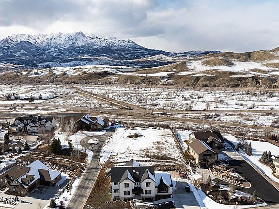 4th image of 6363 Willow Creek Rd #127