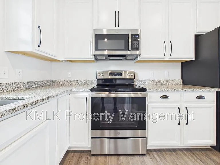 4037 N Steels Cir — Photo 20