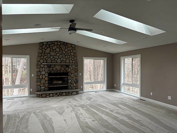 3rd image of S8185 Woodland Ct