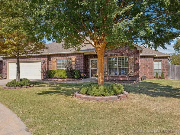 2020 E Queens St, Broken Arrow, OK 74012