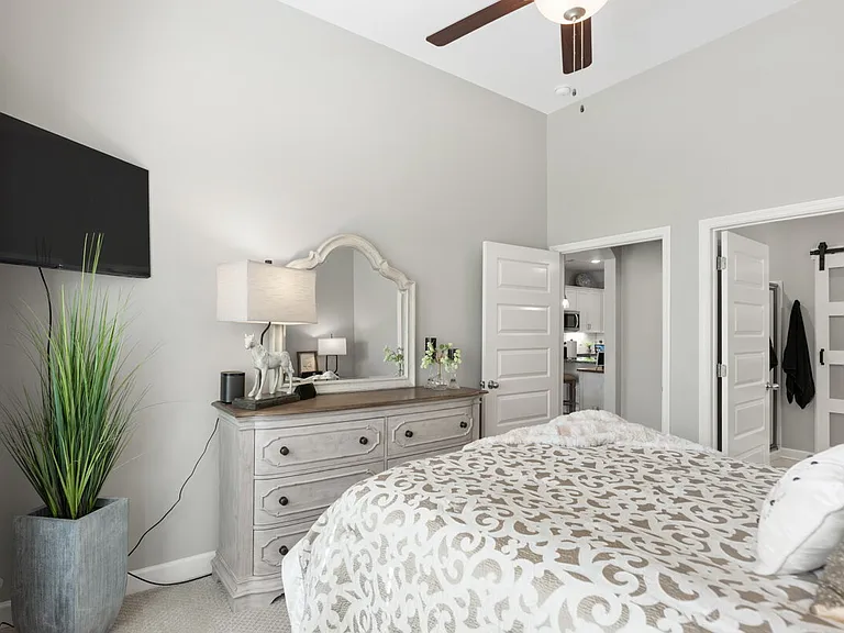 1022 Emery Bay Cir — Photo 10
