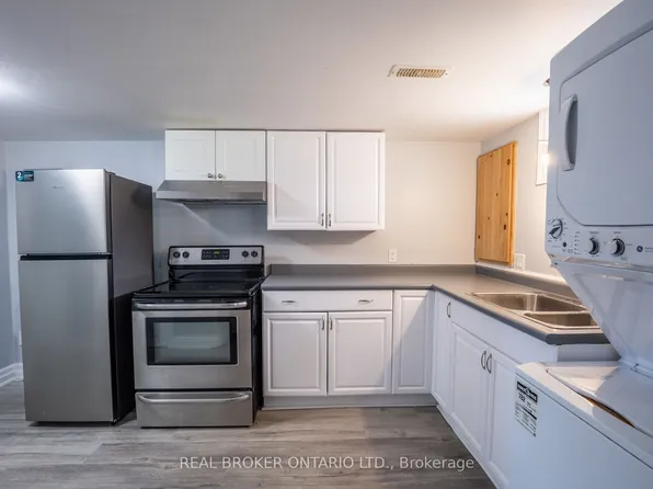 32 Grove St W #3, Barrie, ON L4N 1M7