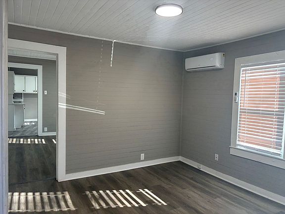 4th image of 409-411-413 Hay St #413-B
