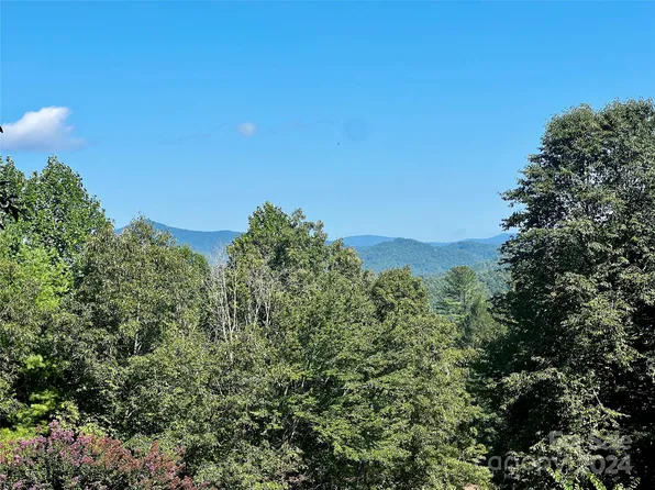 27 Silver Fox Ln, Pisgah Forest, NC 28768