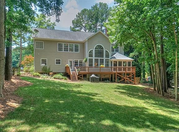 3rd image of 104 Sunrise Cir